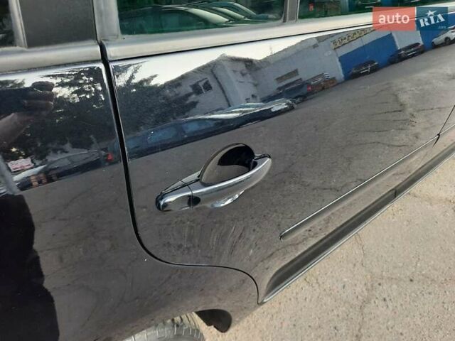 Черный Фольксваген Туран, объемом двигателя 1.6 л и пробегом 213 тыс. км за 8550 $, фото 127 на Automoto.ua