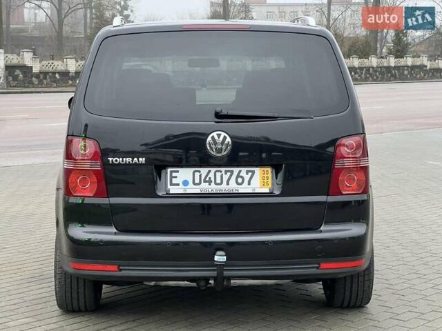 Чорний Фольксваген Туран, об'ємом двигуна 1.6 л та пробігом 147 тис. км за 8350 $, фото 7 на Automoto.ua