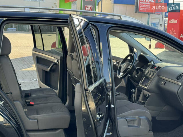 Чорний Фольксваген Туран, об'ємом двигуна 1.4 л та пробігом 269 тис. км за 7250 $, фото 23 на Automoto.ua