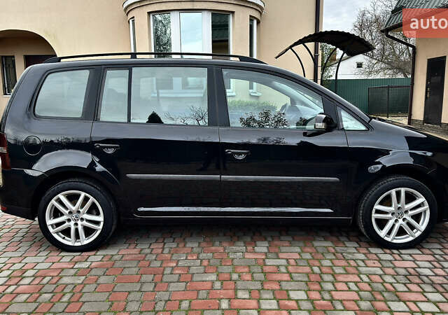 Черный Фольксваген Туран, объемом двигателя 1.6 л и пробегом 176 тыс. км за 8198 $, фото 9 на Automoto.ua