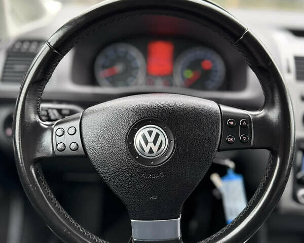 Черный Фольксваген Туран, объемом двигателя 1.4 л и пробегом 227 тыс. км за 7200 $, фото 38 на Automoto.ua