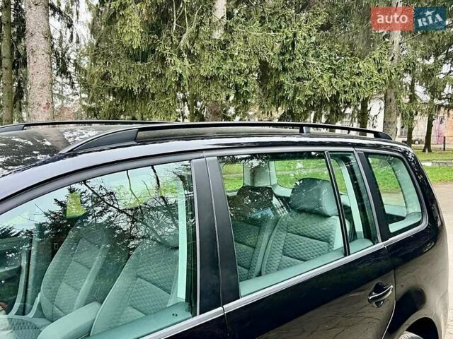 Чорний Фольксваген Туран, об'ємом двигуна 1.6 л та пробігом 221 тис. км за 7750 $, фото 32 на Automoto.ua