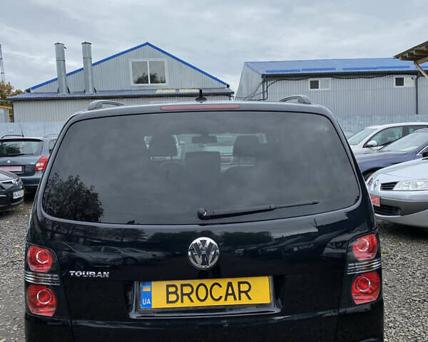 Черный Фольксваген Туран, объемом двигателя 1.6 л и пробегом 185 тыс. км за 8200 $, фото 6 на Automoto.ua