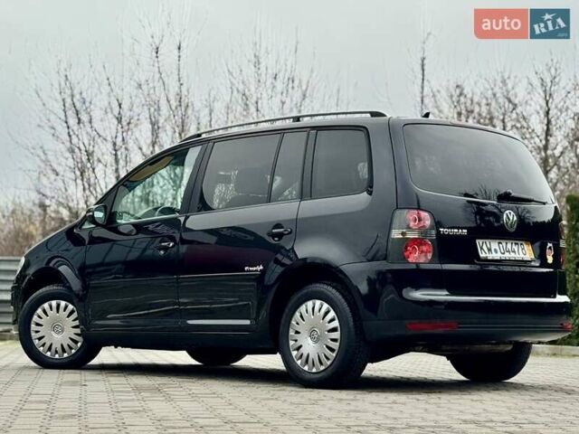 Чорний Фольксваген Туран, об'ємом двигуна 1.6 л та пробігом 147 тис. км за 8400 $, фото 3 на Automoto.ua