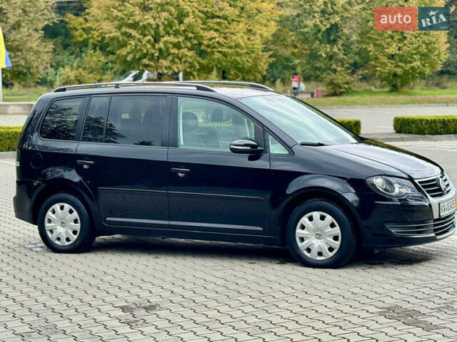 Черный Фольксваген Туран, объемом двигателя 1.4 л и пробегом 190 тыс. км за 7200 $, фото 9 на Automoto.ua