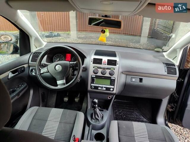 Чорний Фольксваген Туран, об'ємом двигуна 1.4 л та пробігом 260 тис. км за 6200 $, фото 4 на Automoto.ua