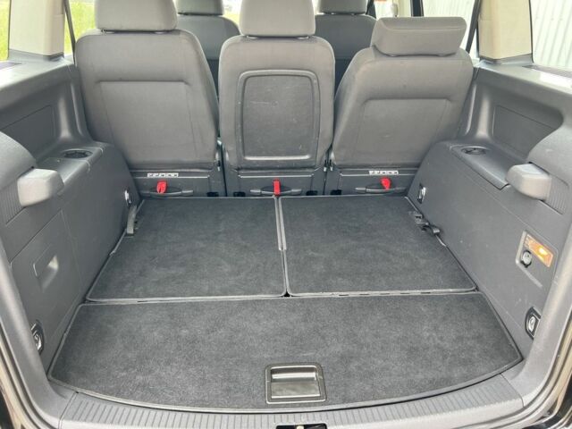 Черный Фольксваген Туран, объемом двигателя 1.4 л и пробегом 203 тыс. км за 6550 $, фото 9 на Automoto.ua