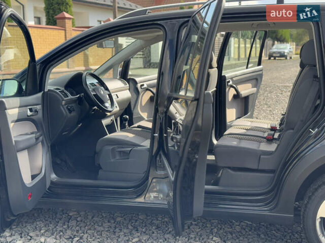 Чорний Фольксваген Туран, об'ємом двигуна 1.4 л та пробігом 220 тис. км за 8350 $, фото 21 на Automoto.ua