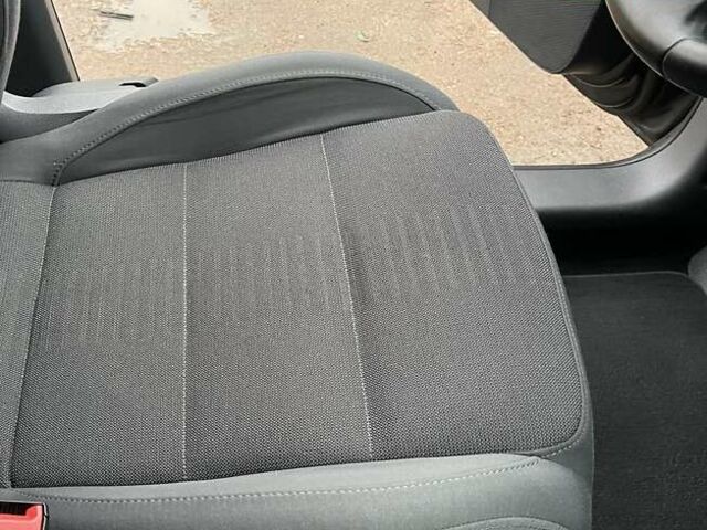 Черный Фольксваген Туран, объемом двигателя 1.4 л и пробегом 194 тыс. км за 6555 $, фото 61 на Automoto.ua