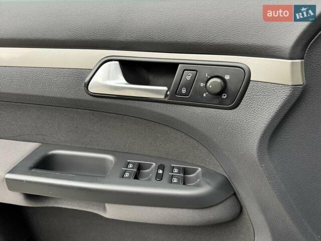 Чорний Фольксваген Туран, об'ємом двигуна 1.4 л та пробігом 190 тис. км за 6950 $, фото 32 на Automoto.ua