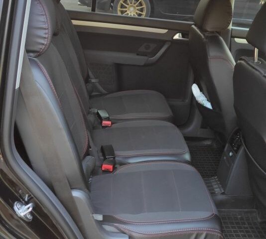 Черный Фольксваген Туран, объемом двигателя 1.9 л и пробегом 275 тыс. км за 8000 $, фото 4 на Automoto.ua