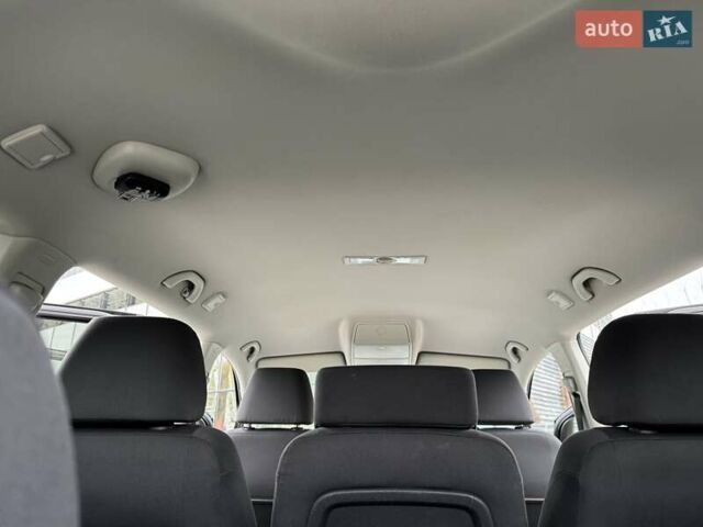 Чорний Фольксваген Туран, об'ємом двигуна 1.6 л та пробігом 147 тис. км за 8400 $, фото 29 на Automoto.ua