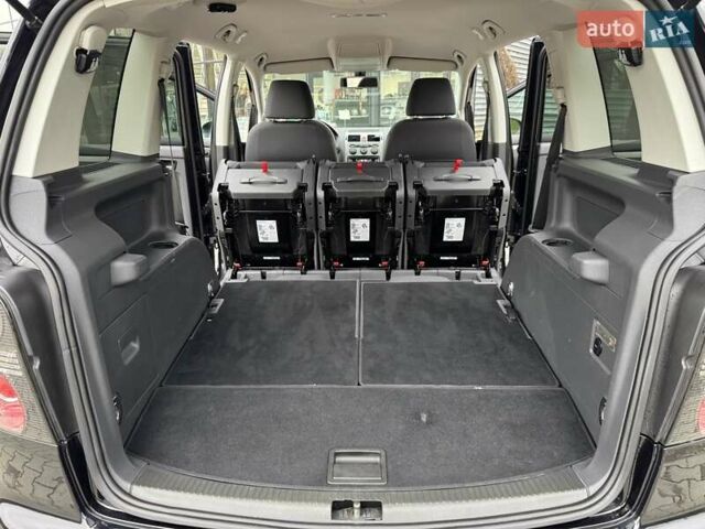 Чорний Фольксваген Туран, об'ємом двигуна 1.6 л та пробігом 147 тис. км за 8400 $, фото 47 на Automoto.ua