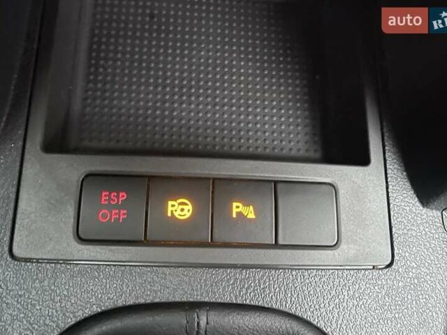 Черный Фольксваген Туран, объемом двигателя 1.4 л и пробегом 194 тыс. км за 6555 $, фото 114 на Automoto.ua