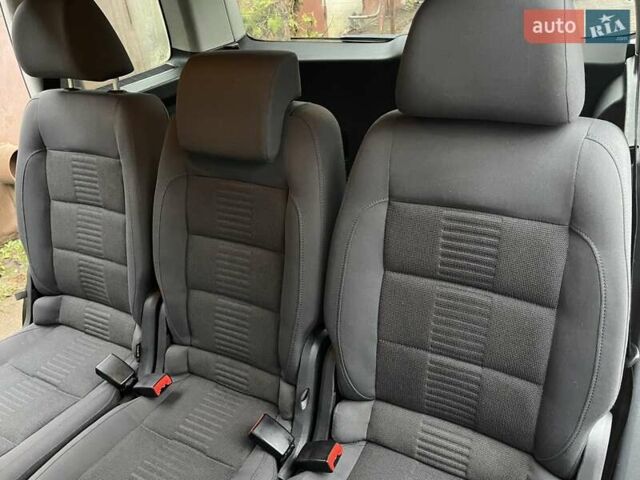 Черный Фольксваген Туран, объемом двигателя 1.4 л и пробегом 194 тыс. км за 6555 $, фото 129 на Automoto.ua