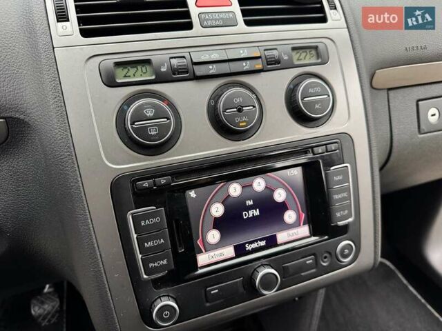 Чорний Фольксваген Туран, об'ємом двигуна 1.6 л та пробігом 147 тис. км за 8400 $, фото 35 на Automoto.ua