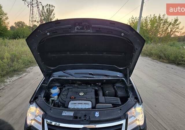 Черный Фольксваген Туран, объемом двигателя 1.4 л и пробегом 194 тыс. км за 7600 $, фото 16 на Automoto.ua