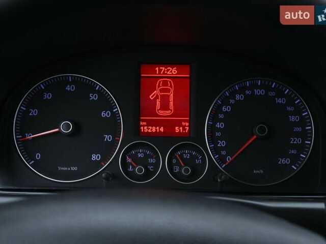 Черный Фольксваген Туран, объемом двигателя 1.6 л и пробегом 152 тыс. км за 7600 $, фото 17 на Automoto.ua