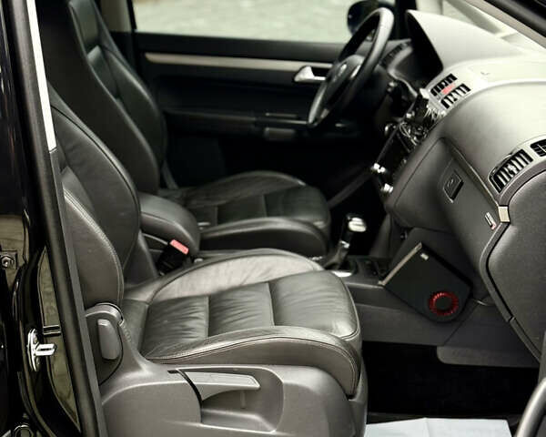 Чорний Фольксваген Туран, об'ємом двигуна 1.97 л та пробігом 279 тис. км за 8800 $, фото 39 на Automoto.ua