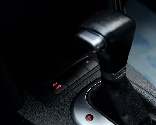 Чорний Фольксваген Туран, об'ємом двигуна 1.97 л та пробігом 279 тис. км за 8800 $, фото 12 на Automoto.ua