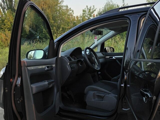 Черный Фольксваген Туран, объемом двигателя 1.4 л и пробегом 200 тыс. км за 6900 $, фото 8 на Automoto.ua