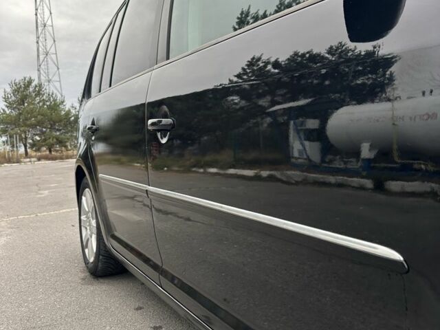 Чорний Фольксваген Туран, об'ємом двигуна 0 л та пробігом 321 тис. км за 3884 $, фото 5 на Automoto.ua