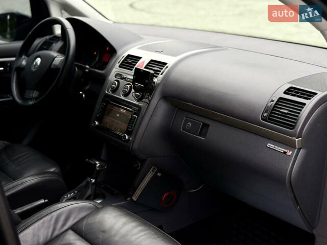 Чорний Фольксваген Туран, об'ємом двигуна 1.97 л та пробігом 279 тис. км за 8800 $, фото 34 на Automoto.ua