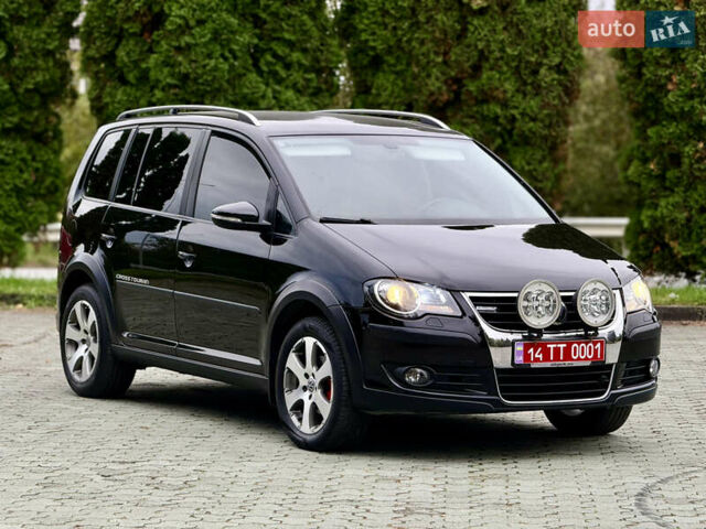 Чорний Фольксваген Туран, об'ємом двигуна 1.97 л та пробігом 279 тис. км за 8800 $, фото 71 на Automoto.ua
