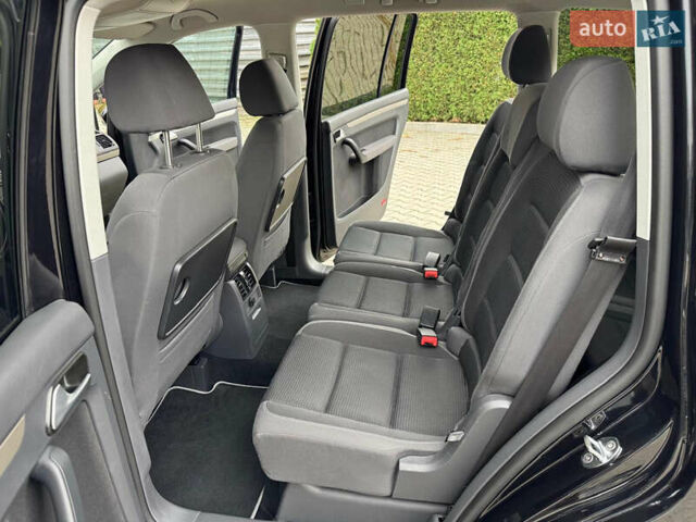 Черный Фольксваген Туран, объемом двигателя 1.4 л и пробегом 190 тыс. км за 7200 $, фото 32 на Automoto.ua