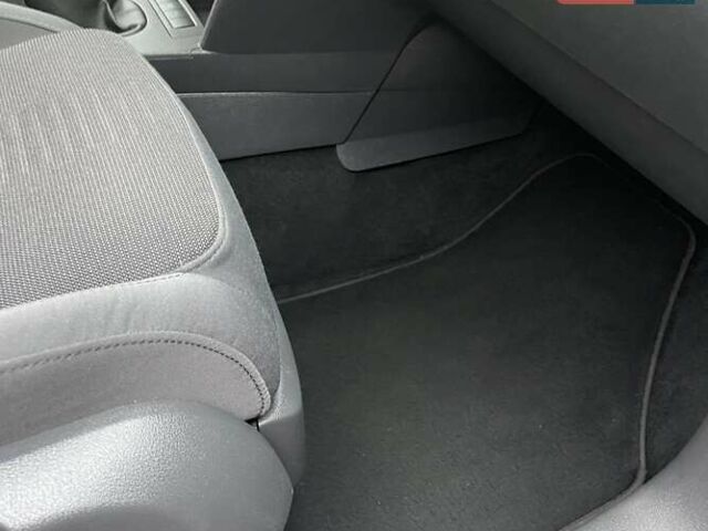 Черный Фольксваген Туран, объемом двигателя 1.4 л и пробегом 194 тыс. км за 6555 $, фото 203 на Automoto.ua