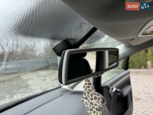Чорний Фольксваген Туран, об'ємом двигуна 1.6 л та пробігом 147 тис. км за 8400 $, фото 33 на Automoto.ua