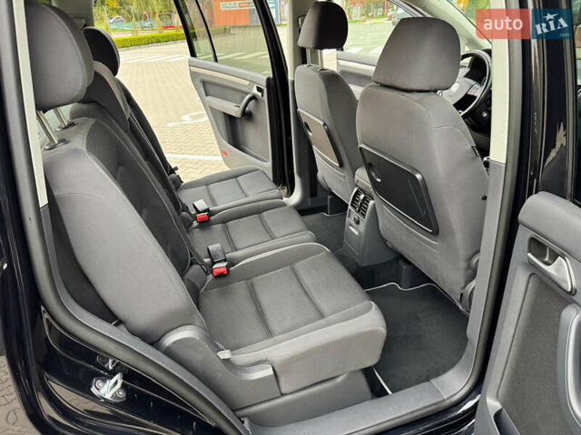 Черный Фольксваген Туран, объемом двигателя 1.4 л и пробегом 190 тыс. км за 7200 $, фото 35 на Automoto.ua