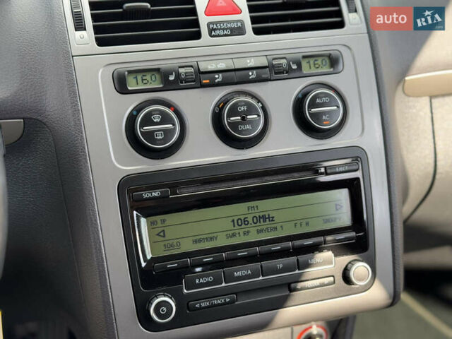 Чорний Фольксваген Туран, об'ємом двигуна 1.4 л та пробігом 220 тис. км за 8350 $, фото 37 на Automoto.ua