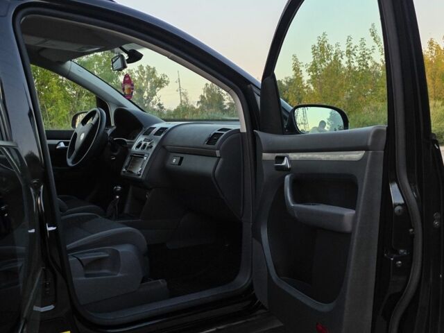 Черный Фольксваген Туран, объемом двигателя 1.4 л и пробегом 200 тыс. км за 6900 $, фото 11 на Automoto.ua