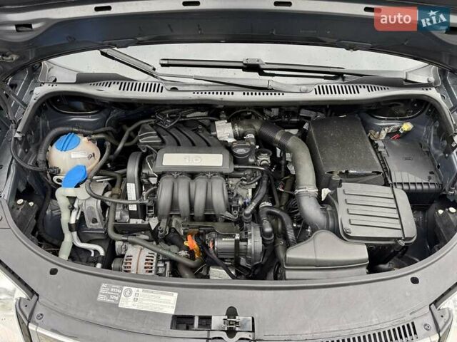 Чорний Фольксваген Туран, об'ємом двигуна 1.6 л та пробігом 147 тис. км за 8400 $, фото 22 на Automoto.ua