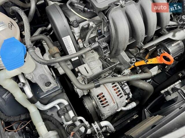 Чорний Фольксваген Туран, об'ємом двигуна 1.6 л та пробігом 147 тис. км за 8400 $, фото 24 на Automoto.ua