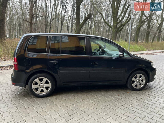 Черный Фольксваген Туран, объемом двигателя 1.6 л и пробегом 180 тыс. км за 8200 $, фото 21 на Automoto.ua