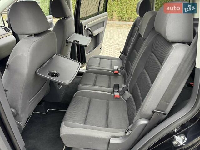 Чорний Фольксваген Туран, об'ємом двигуна 1.6 л та пробігом 147 тис. км за 8400 $, фото 41 на Automoto.ua