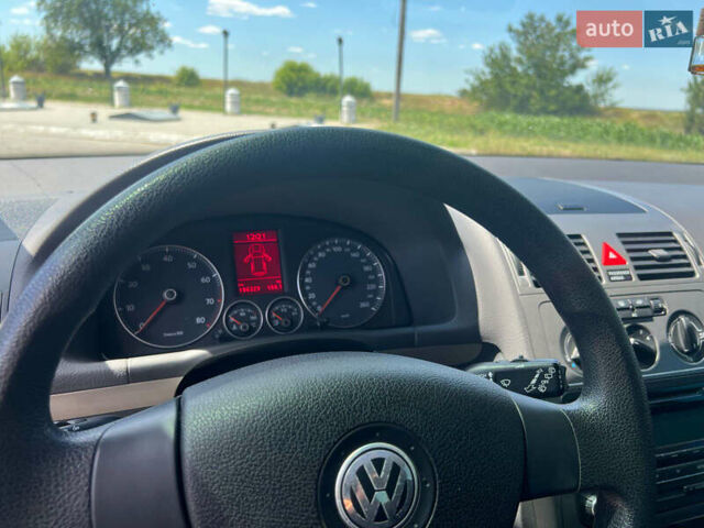 Чорний Фольксваген Туран, об'ємом двигуна 1.4 л та пробігом 186 тис. км за 8000 $, фото 2 на Automoto.ua