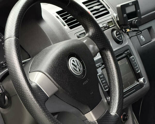 Чорний Фольксваген Туран, об'ємом двигуна 1.97 л та пробігом 279 тис. км за 8800 $, фото 22 на Automoto.ua