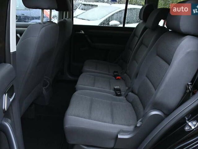 Черный Фольксваген Туран, объемом двигателя 1.6 л и пробегом 152 тыс. км за 7600 $, фото 19 на Automoto.ua