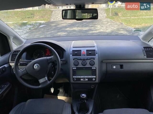 Чорний Фольксваген Туран, об'ємом двигуна 1.6 л та пробігом 189 тис. км за 7500 $, фото 7 на Automoto.ua