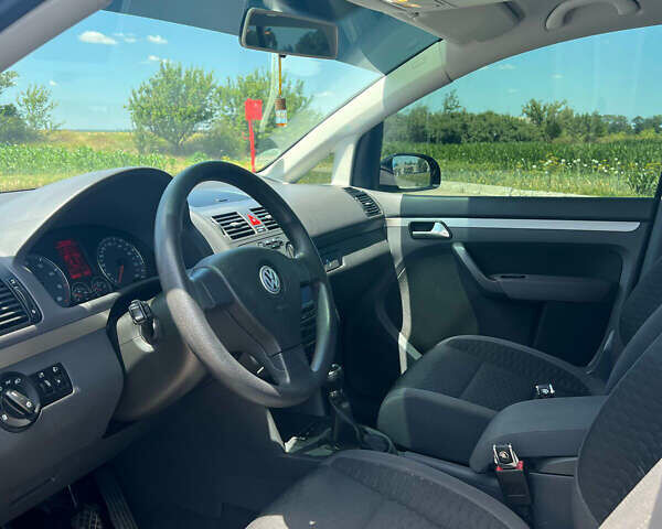 Чорний Фольксваген Туран, об'ємом двигуна 1.4 л та пробігом 186 тис. км за 8000 $, фото 5 на Automoto.ua