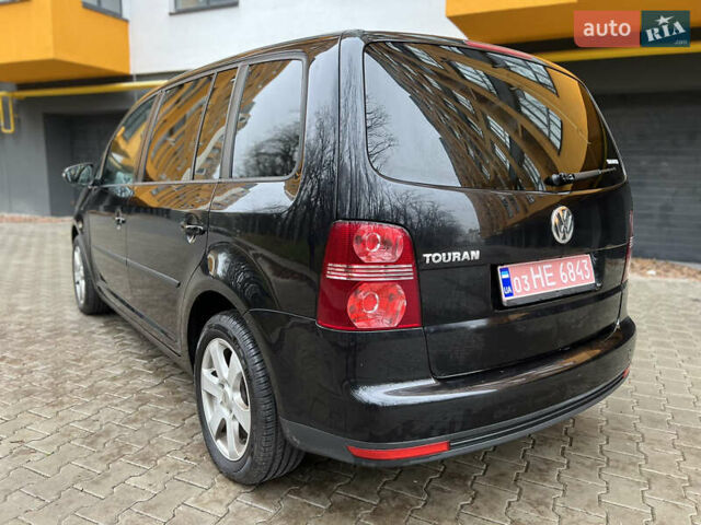 Черный Фольксваген Туран, объемом двигателя 1.6 л и пробегом 180 тыс. км за 8200 $, фото 14 на Automoto.ua