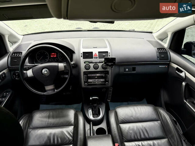 Чорний Фольксваген Туран, об'ємом двигуна 1.97 л та пробігом 279 тис. км за 8800 $, фото 17 на Automoto.ua