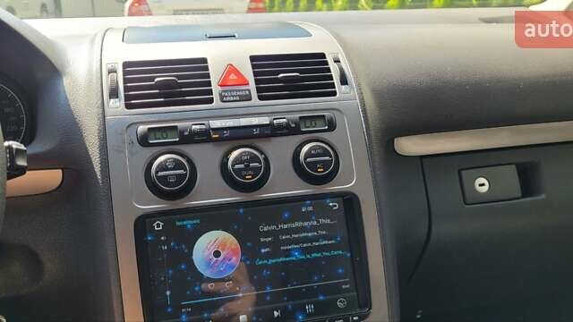 Черный Фольксваген Туран, объемом двигателя 1.97 л и пробегом 248 тыс. км за 8300 $, фото 26 на Automoto.ua