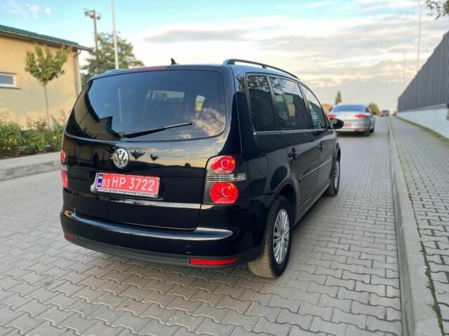 Черный Фольксваген Туран, объемом двигателя 1.6 л и пробегом 240 тыс. км за 8100 $, фото 9 на Automoto.ua