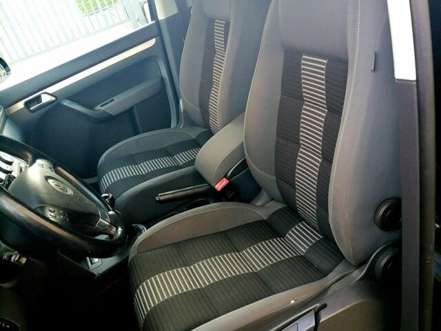 Чорний Фольксваген Туран, об'ємом двигуна 0 л та пробігом 194 тис. км за 6600 $, фото 5 на Automoto.ua