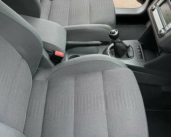 Черный Фольксваген Туран, объемом двигателя 1.4 л и пробегом 194 тыс. км за 6555 $, фото 207 на Automoto.ua