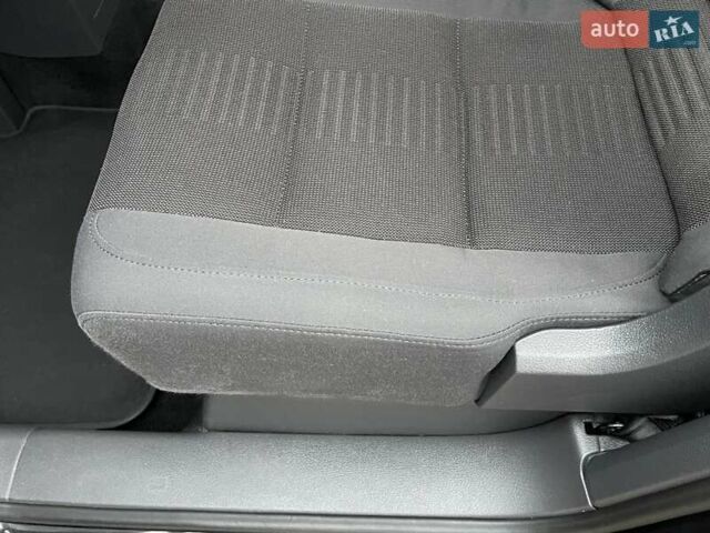 Черный Фольксваген Туран, объемом двигателя 1.4 л и пробегом 194 тыс. км за 6555 $, фото 119 на Automoto.ua